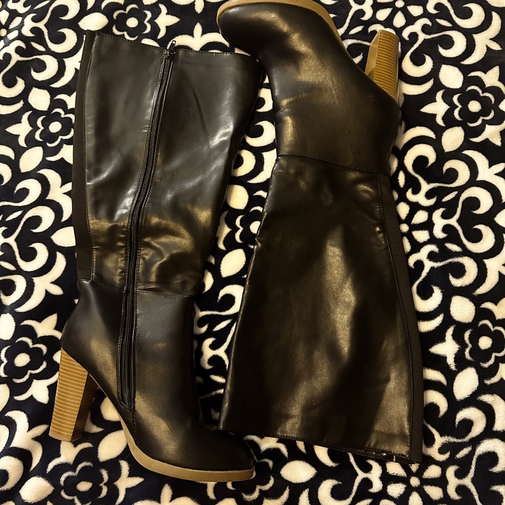 Lane Bryant Sz 10 wide calf boots